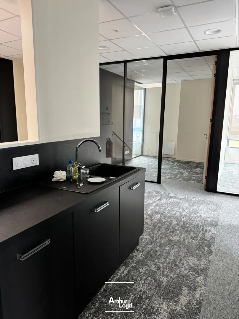 Locaux d'activité & Entrepôts - Location - AVELIN - 59710 - 684-684 - 7586061