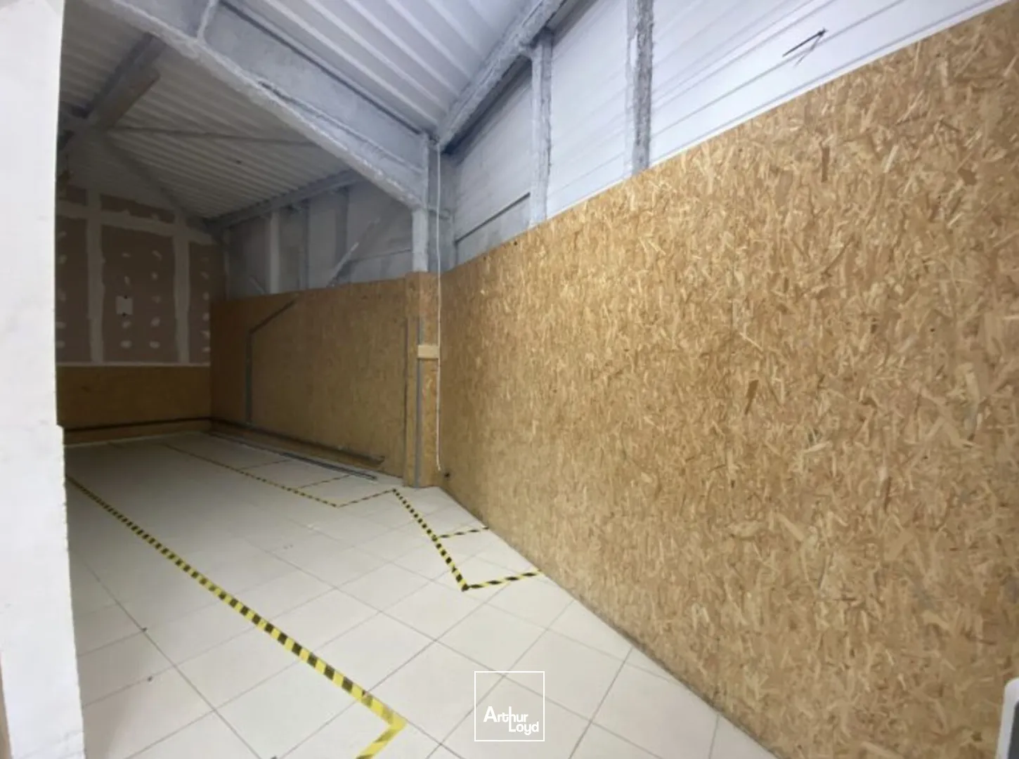 Locaux commerciaux - Location - SIN LE NOBLE - 59450 - 564-564 - 7586072