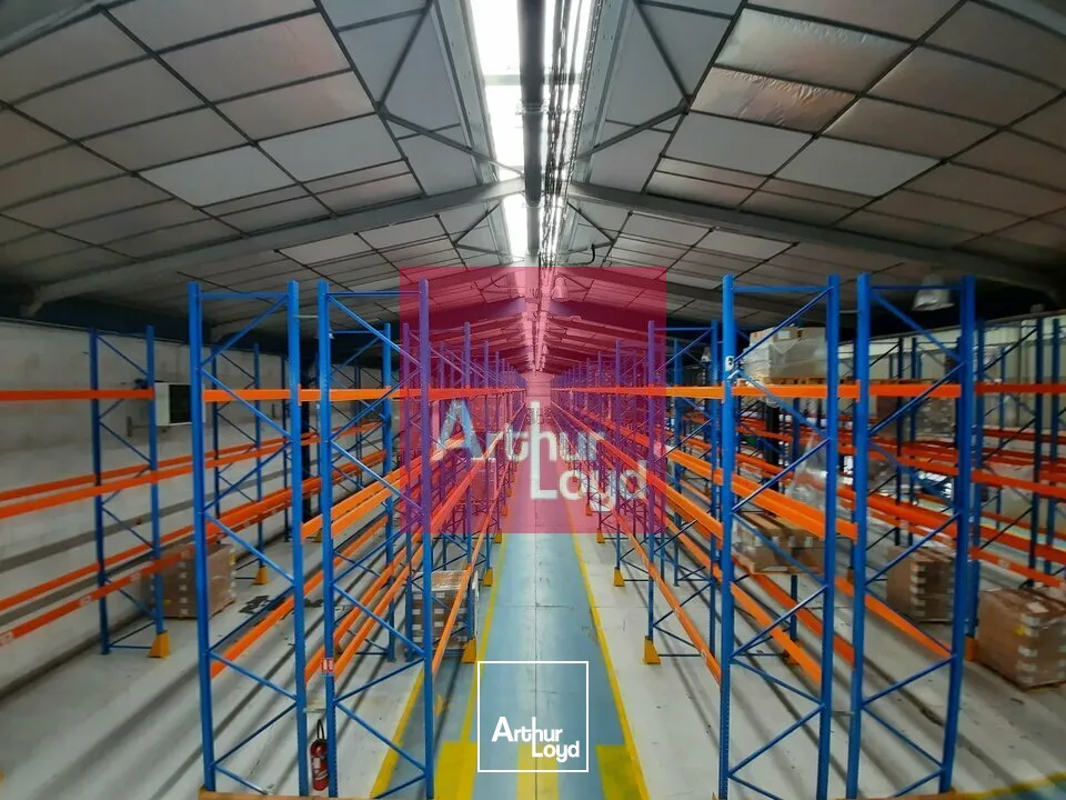 COURNON ZI A LOUER ENTREPOT 4&nbsp;846 M²
