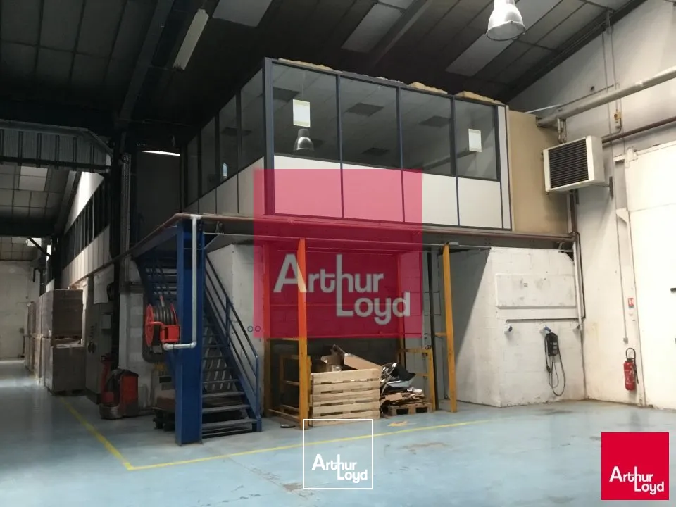 COURNON ZI A LOUER ENTREPOT 4&nbsp;846 M²