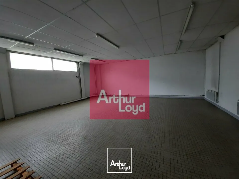 COURNON ZI A LOUER ENTREPOT 3072 M²