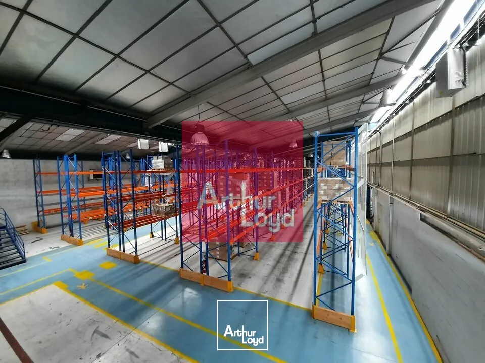COURNON ZI A LOUER ENTREPOT 3072 M²