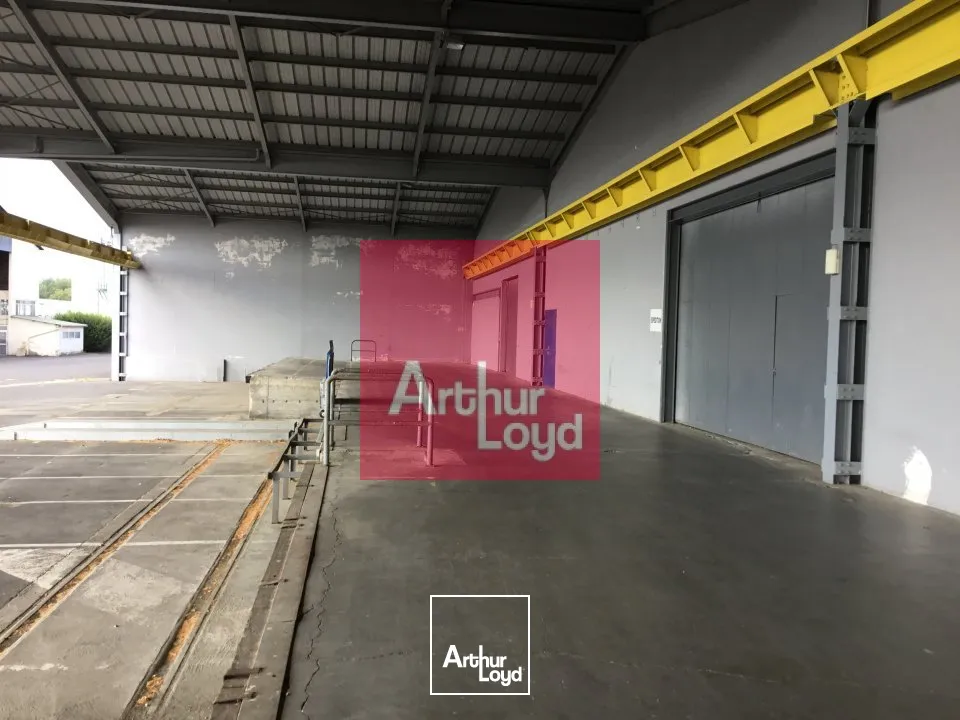 COURNON ZI A LOUER ENTREPOT 3072 M²