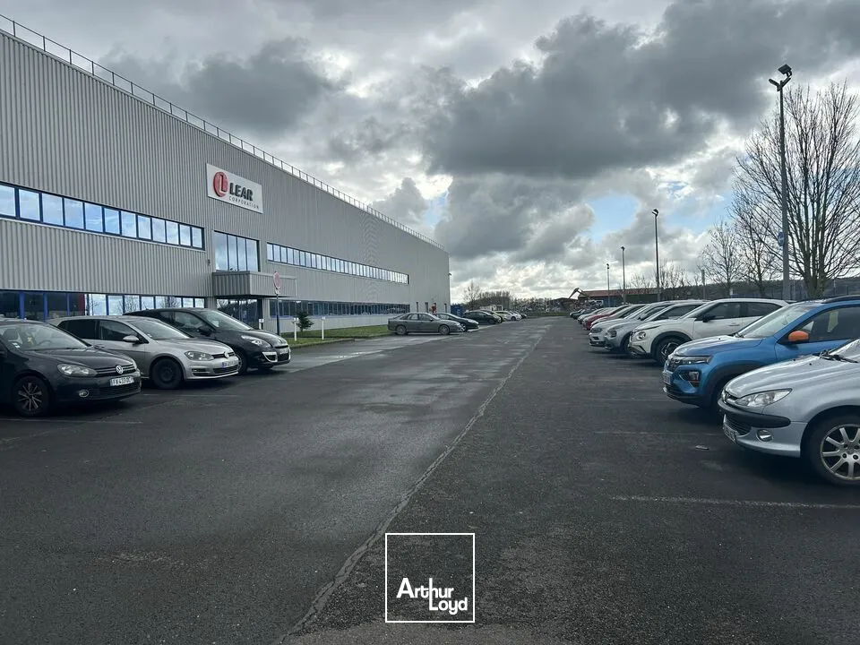 ENTREPOT - ATELIER à VENDRE de 11215 m²