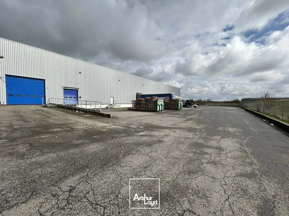 ENTREPOT - ATELIER à VENDRE de 11215 m²
