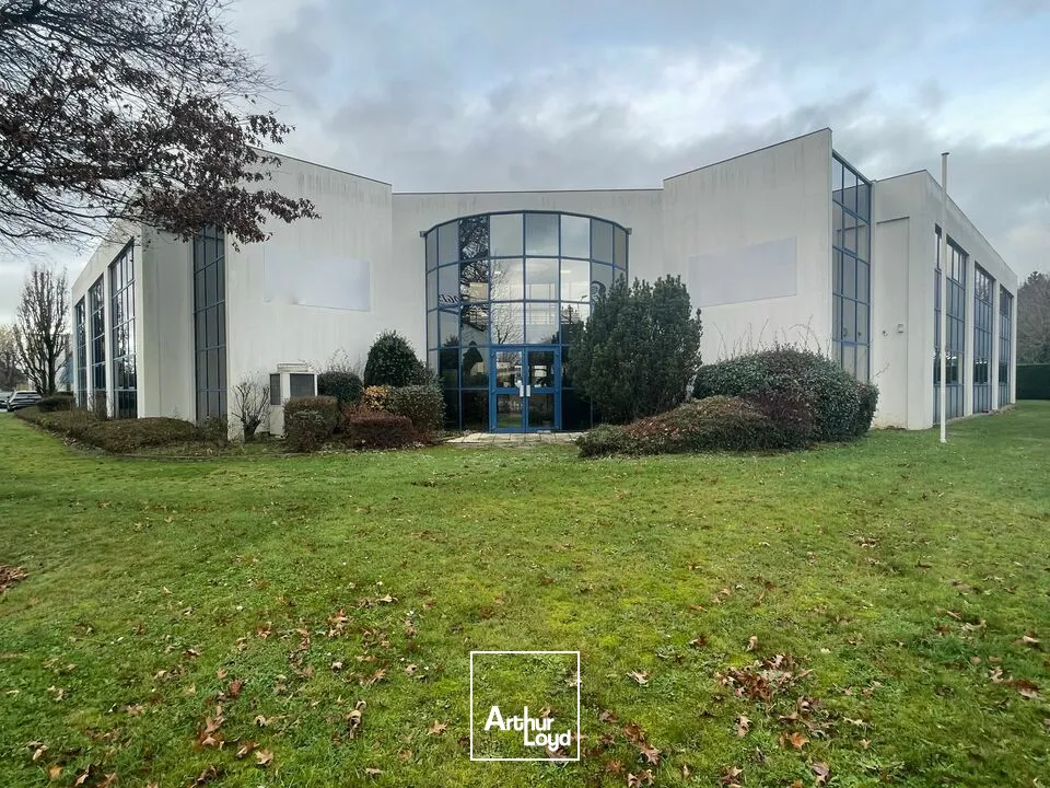 MONTIVILLIERS  À VENDRE - IMMEUBLE DE BUREAUX 1&nbsp;260 m² 