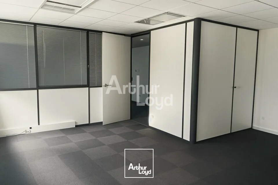 Bureau à louer-au cur de Savoie Technolac