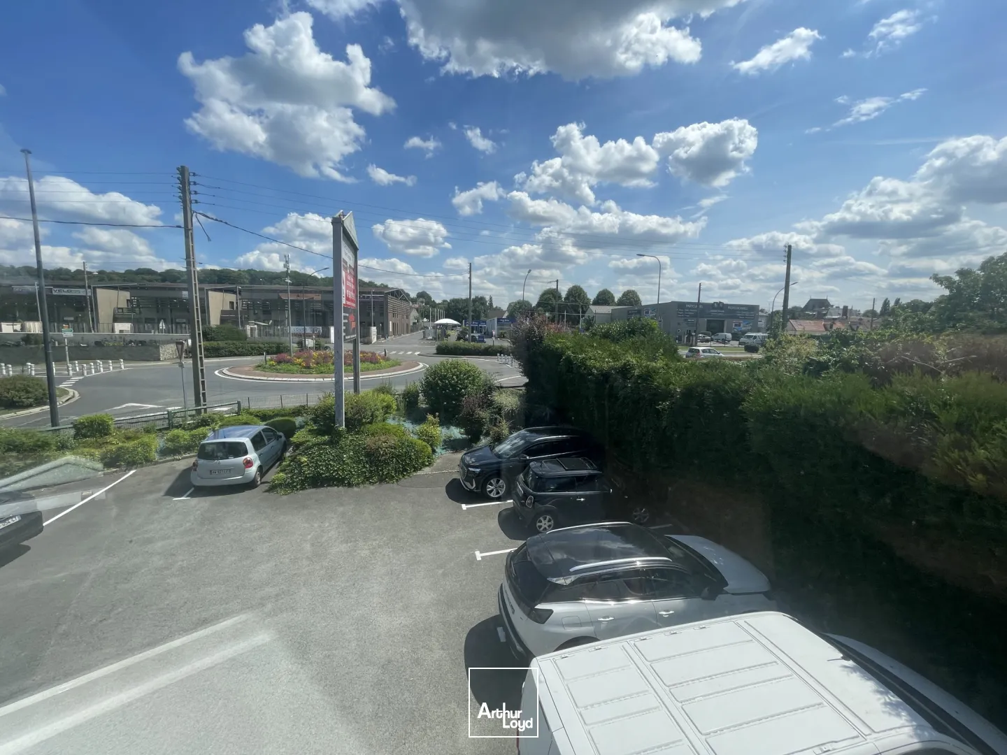 164 m2 de Bureaux à louer - Chaumontel proche gare 