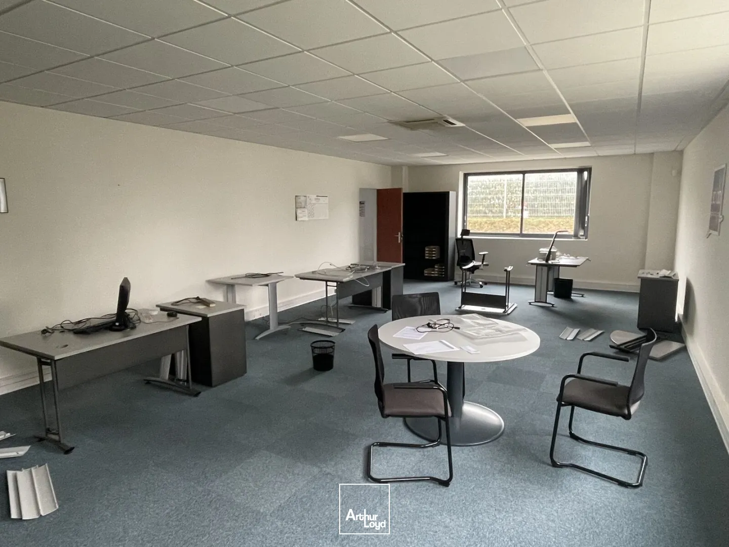 Bureaux d'environ 60m2 avec local d'activité d'environ 100m2 à louer