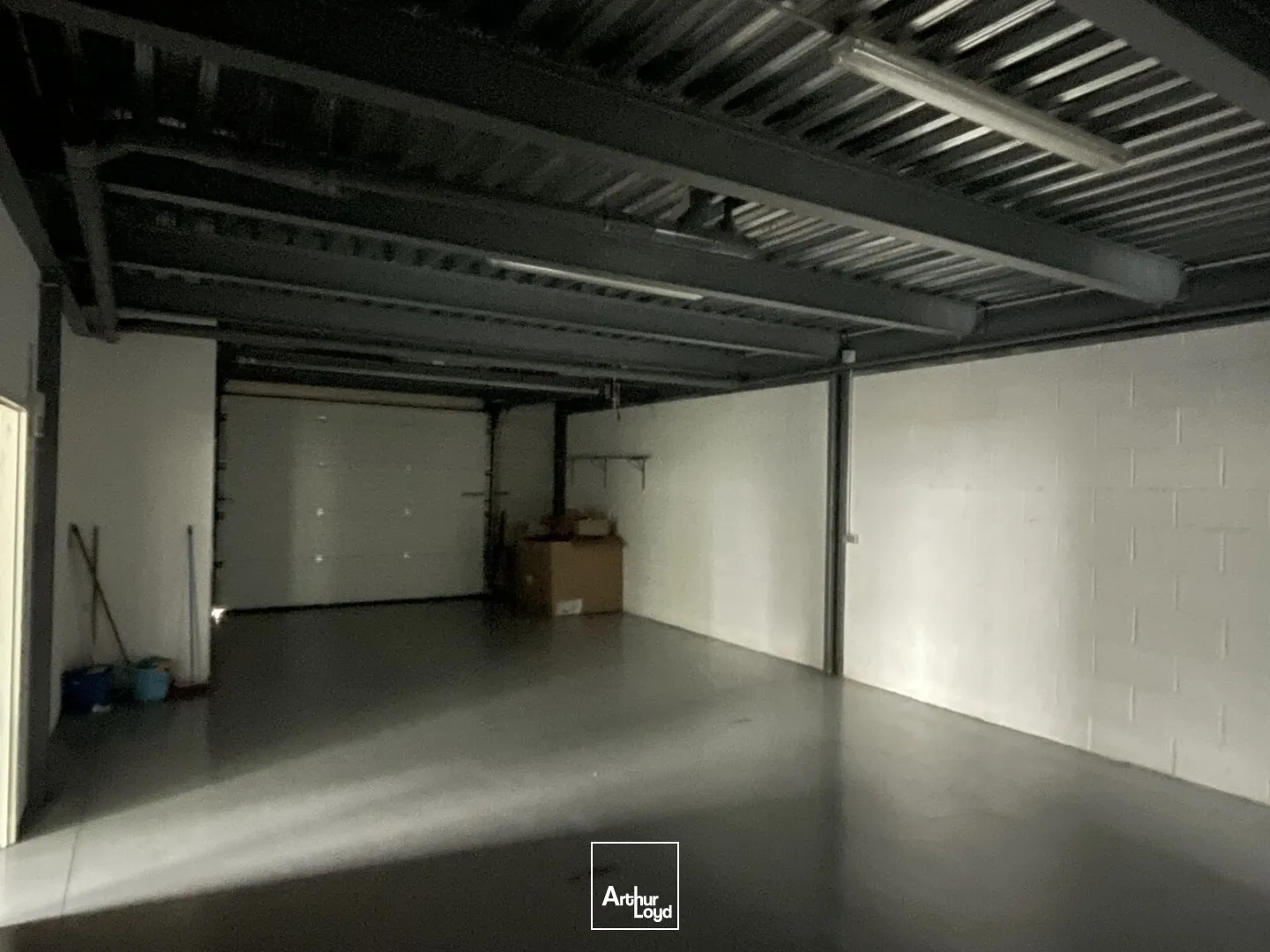 Bureaux d'environ 60m2 avec local d'activité d'environ 100m2 à louer