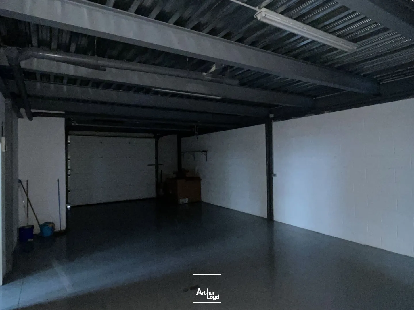 Bureaux d'environ 60m2 avec local d'activité d'environ 100m2 à louer