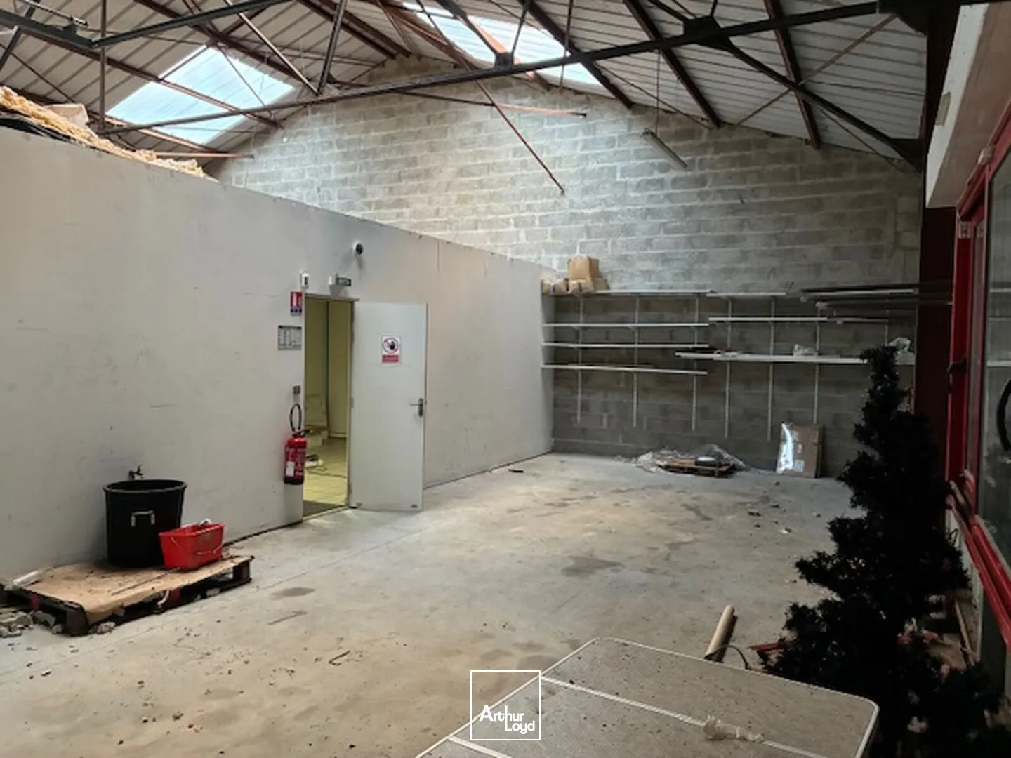 LOCATION LOCAL ACTIVITE 485M2-La CHAPELLE LAUNAY/SAVENAY