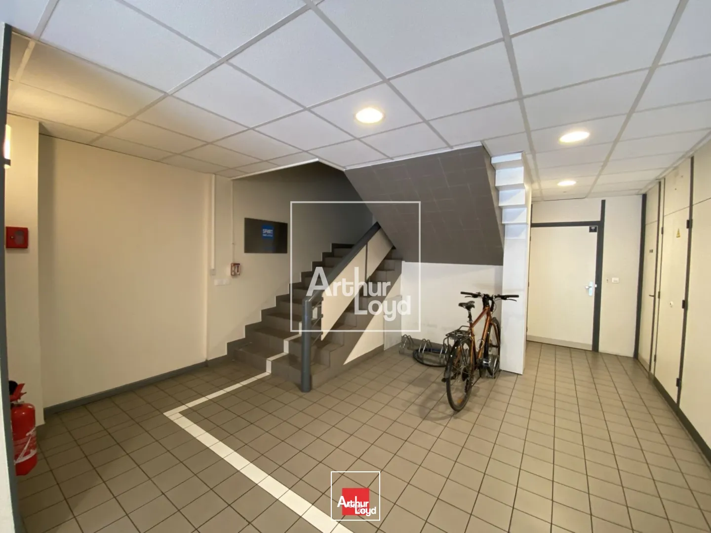 A LOUER BUREAUX EYBENS PARC ARBORE PROCHE TRAM ET COMMODITES