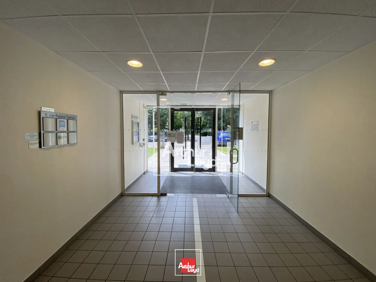 A LOUER BUREAUX EYBENS PARC ARBORE PROCHE TRAM ET COMMODITES