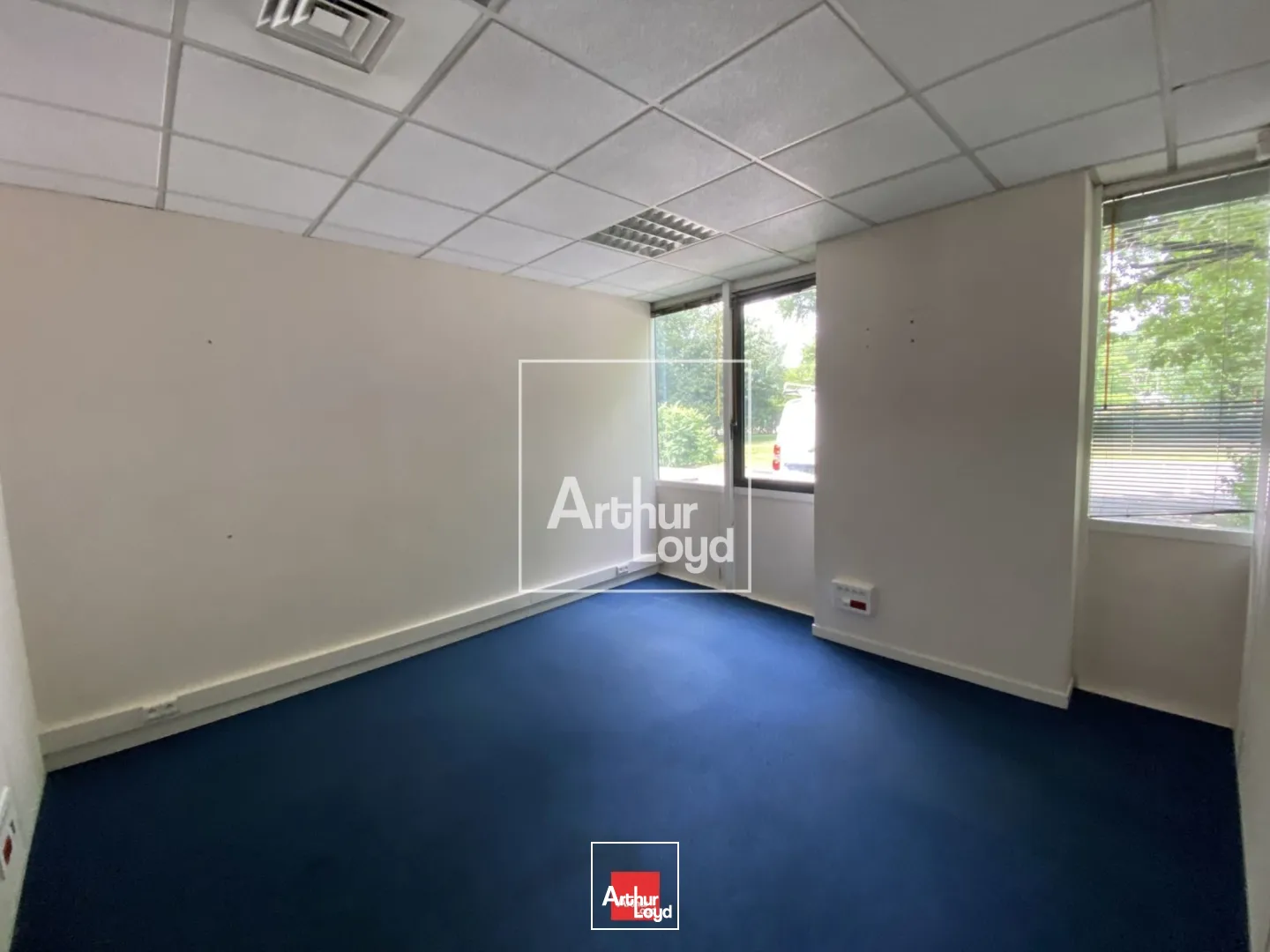 A LOUER BUREAUX EYBENS PARC ARBORE PROCHE TRAM ET COMMODITES