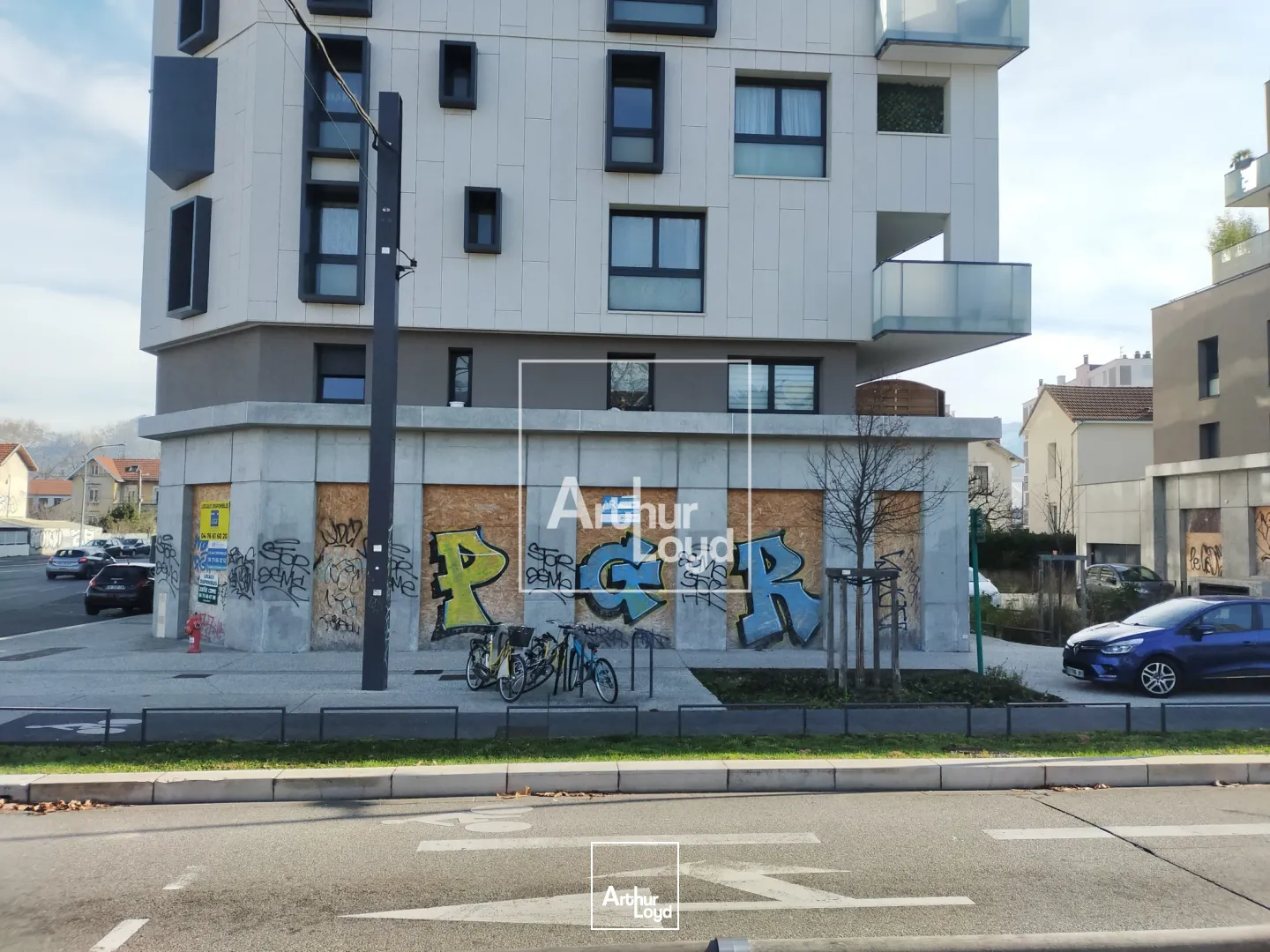 Locaux commerciaux - Location - GRENOBLE - 38100 - 76-300 - 7587442