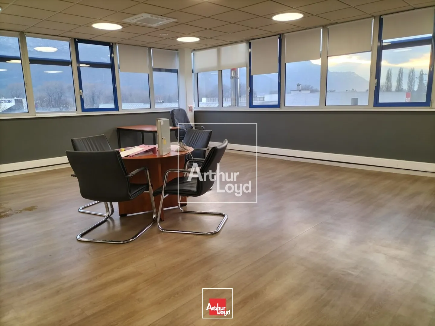 Bureaux - Location - SAINT EGREVE - 38120 - 411-411 - 7587493