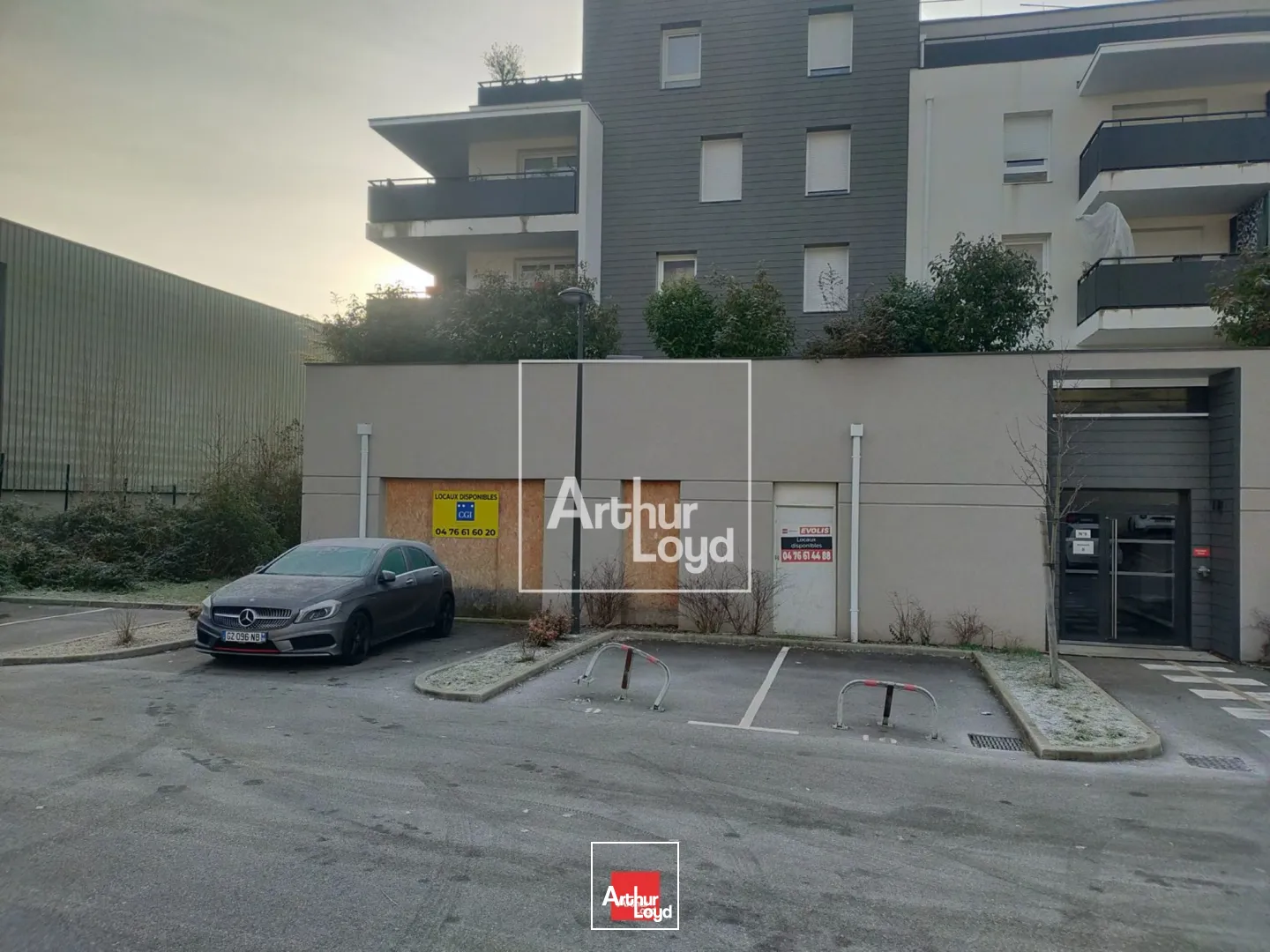 Locaux commerciaux - Location - MEYLAN - 38240 - 230-518 - 7587576