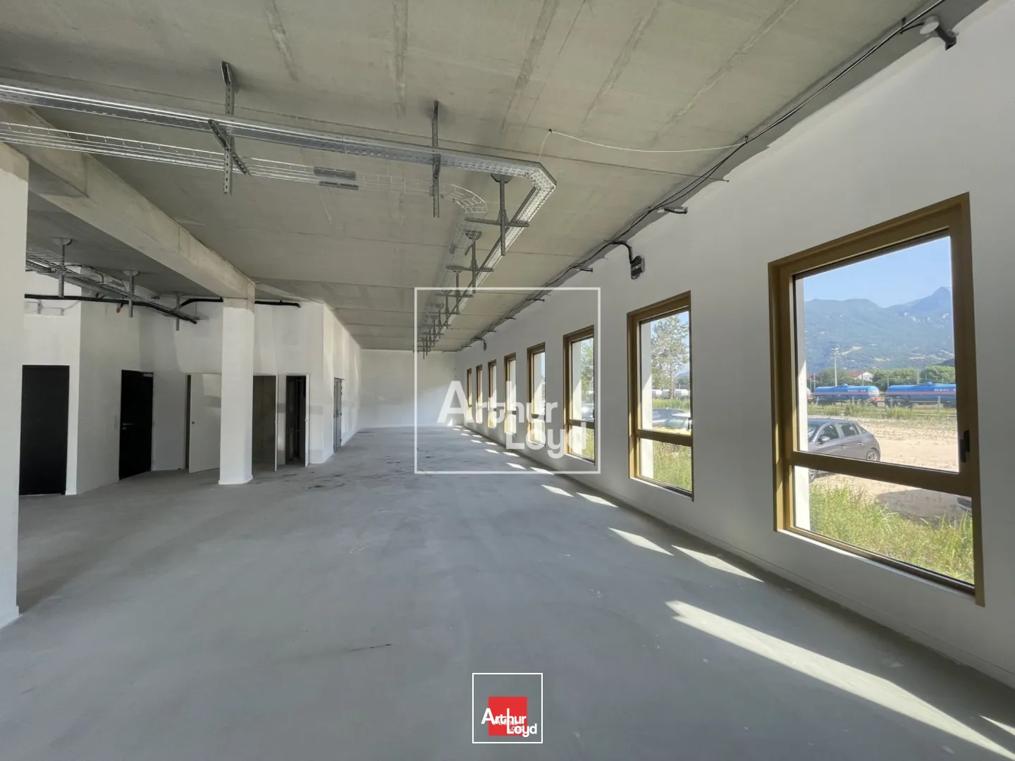 Locaux d'activité & Entrepôts - Location - SAINT MARTIN LE VINOUX - 38950 - 286.5-590.4 - 7587587