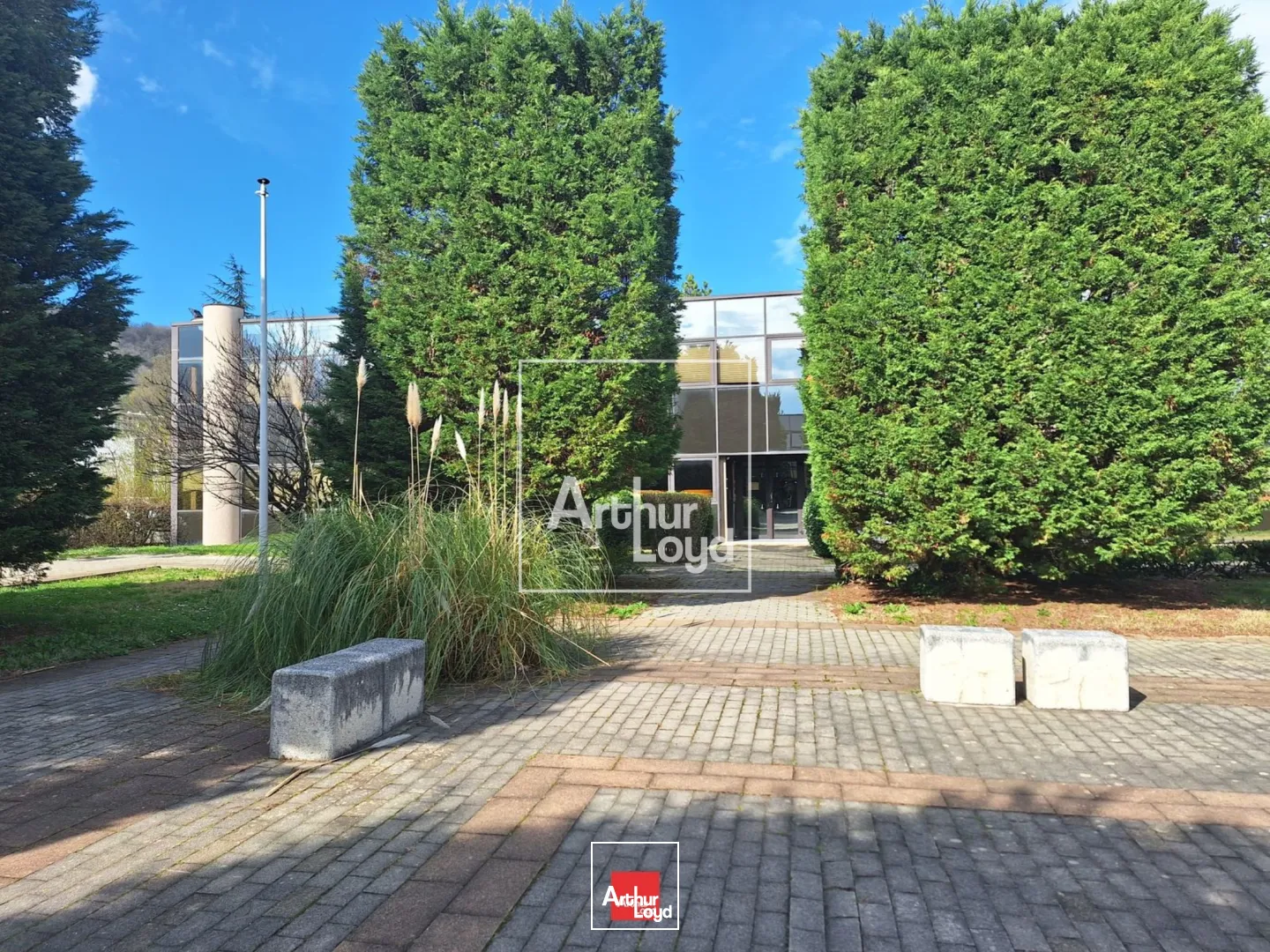 A VENDRE BATIMENT DE BUREAUX SEYSSINET-PARISET