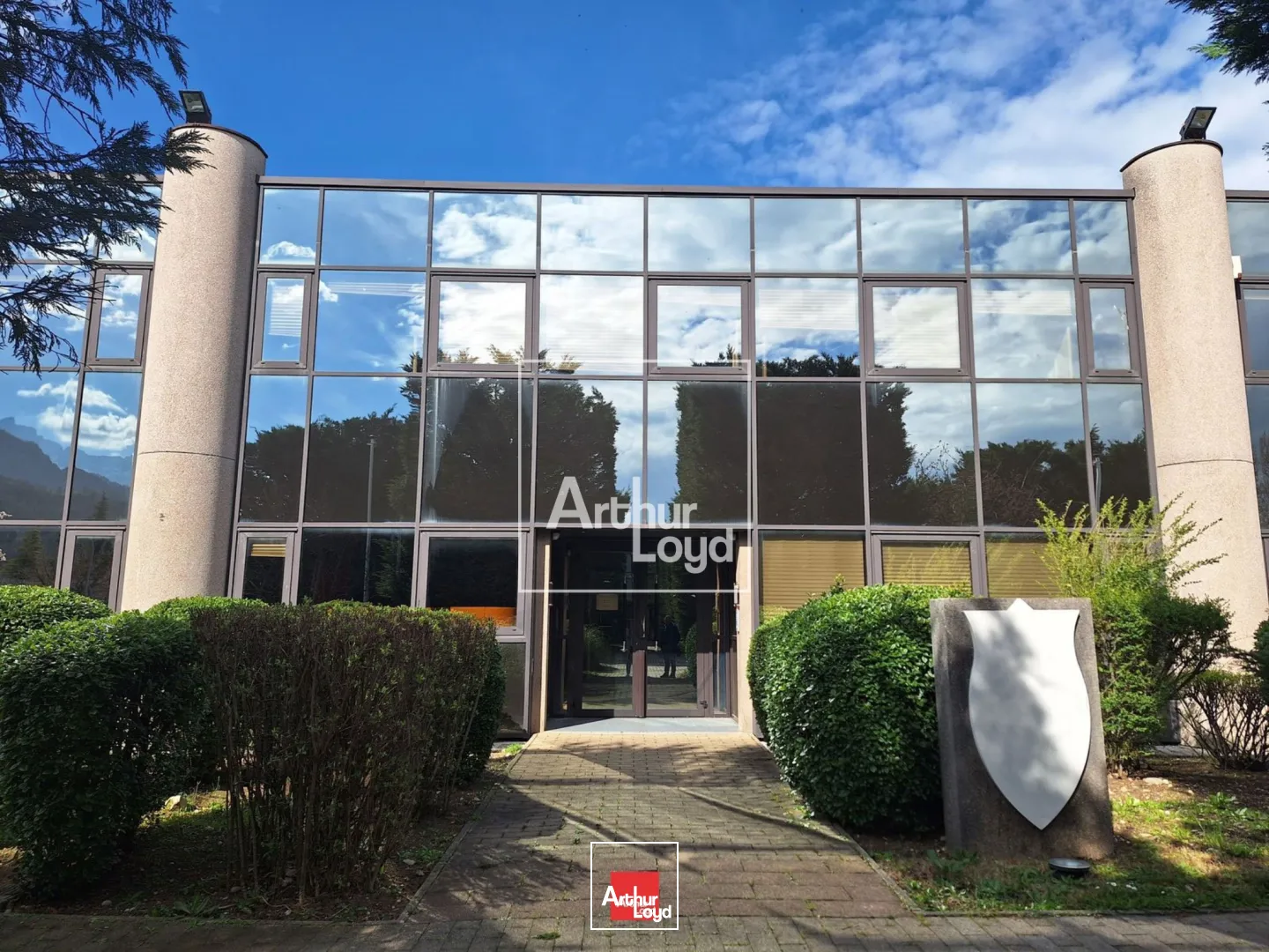 A VENDRE BATIMENT DE BUREAUX SEYSSINET-PARISET