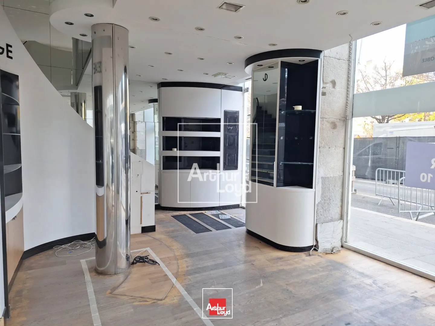 Locaux commerciaux - Location - GRENOBLE - 38000 - 106-106 - 7588000