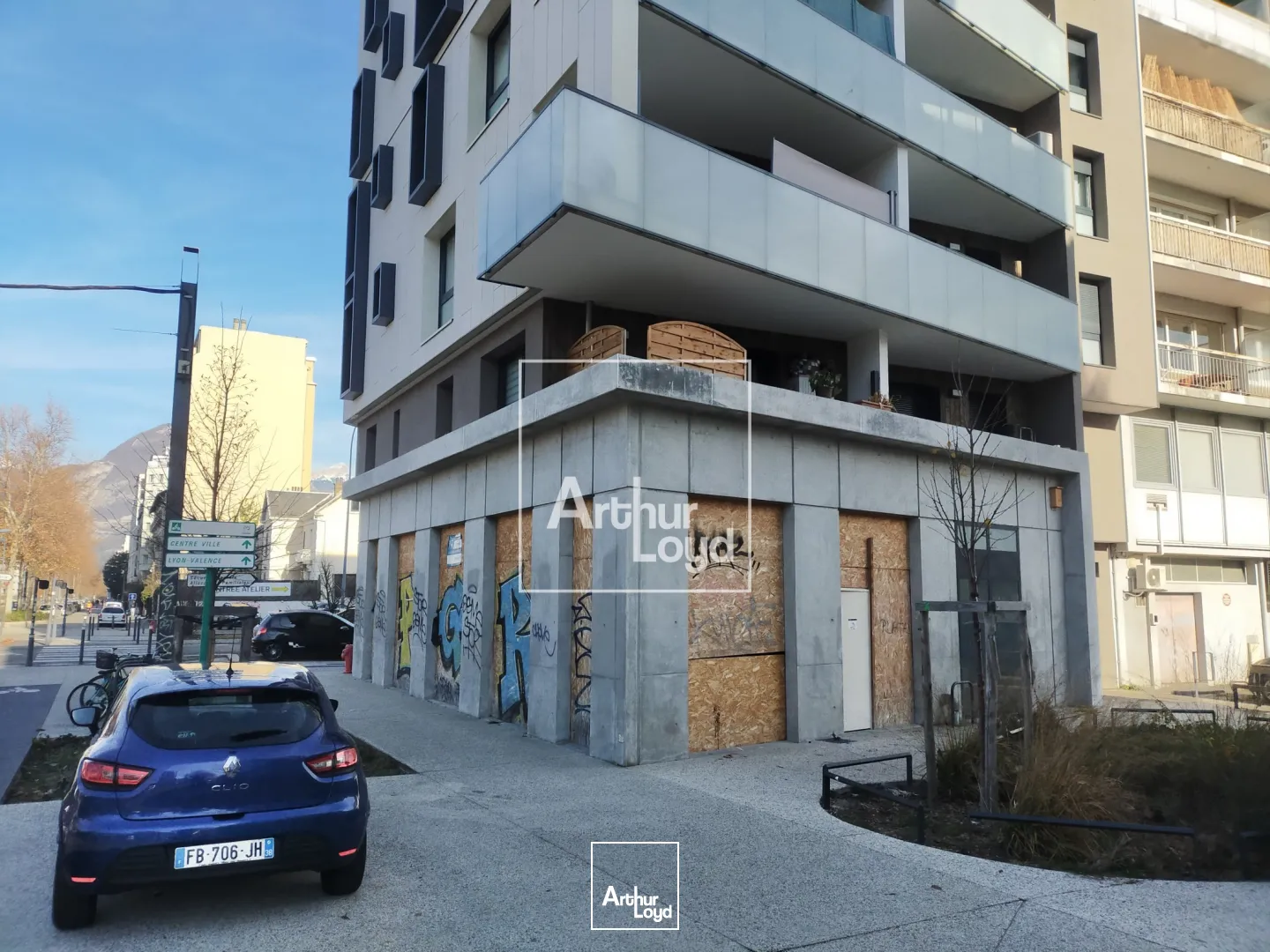 Locaux commerciaux - Location - GRENOBLE - 38100 - 83-83 - 7588018