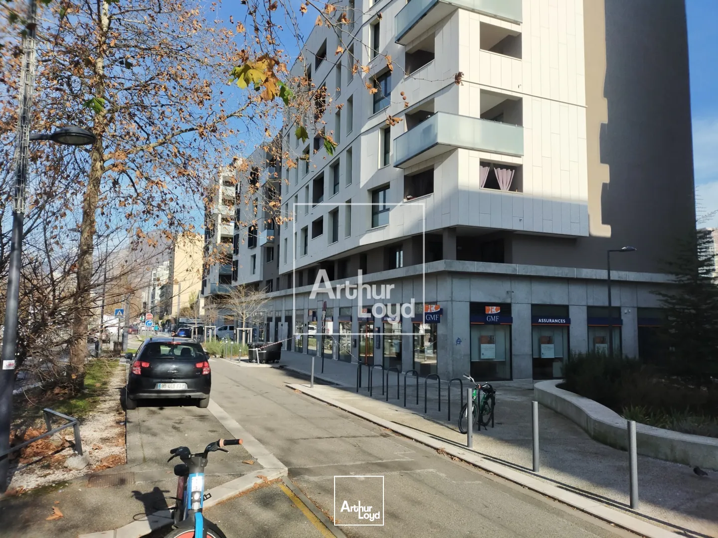 LOCAL COMMERCIAL NEUF 76 m² A LOUER GRENOBLE COURS DE LA LIBERATION 