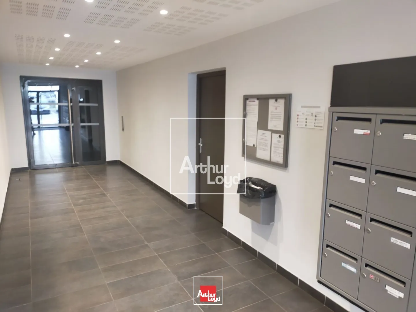 Locaux commerciaux - Location - MEYLAN - 38240 - 288-288 - 7588059