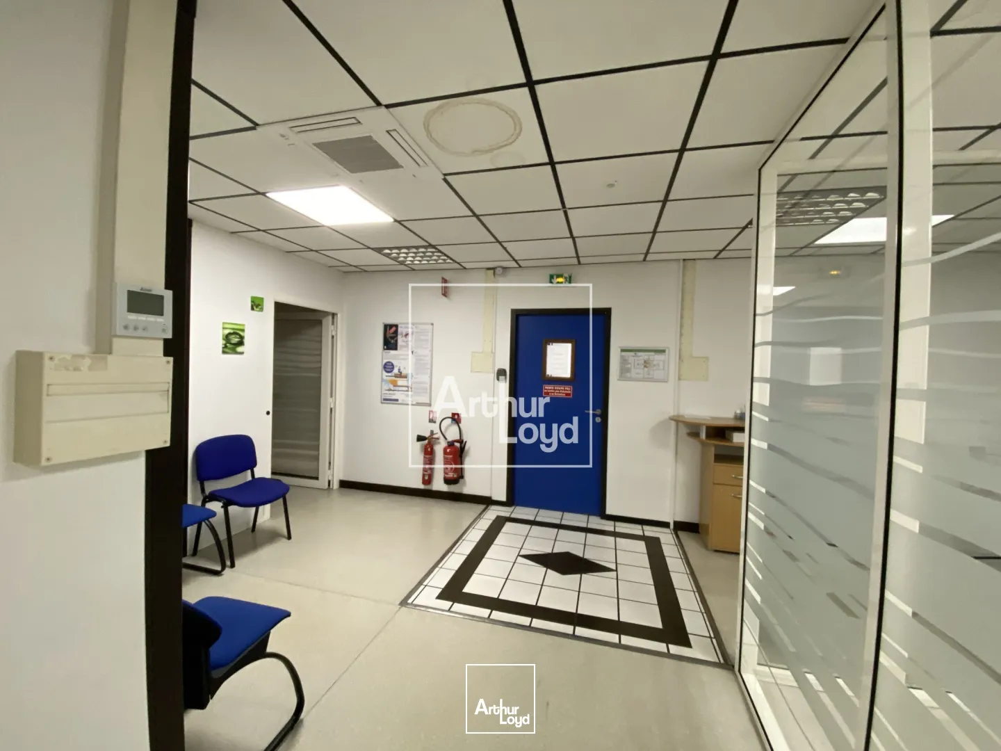 BUREAUX A VENDRE A MEYLAN 475M² AVEC PARKINGS