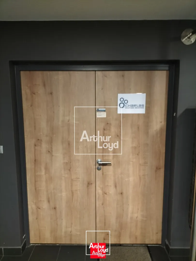 A LOUER BUREAUX 2 LOTS de 50M² en RDC SECTEUR EUROPOLE GARE GRENOBLE