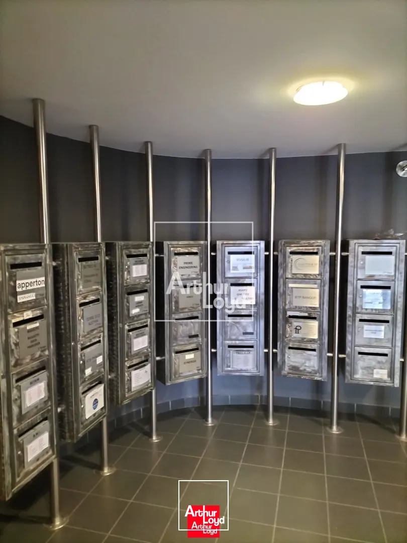 A LOUER BUREAUX 2 LOTS de 50M² en RDC SECTEUR EUROPOLE GARE GRENOBLE