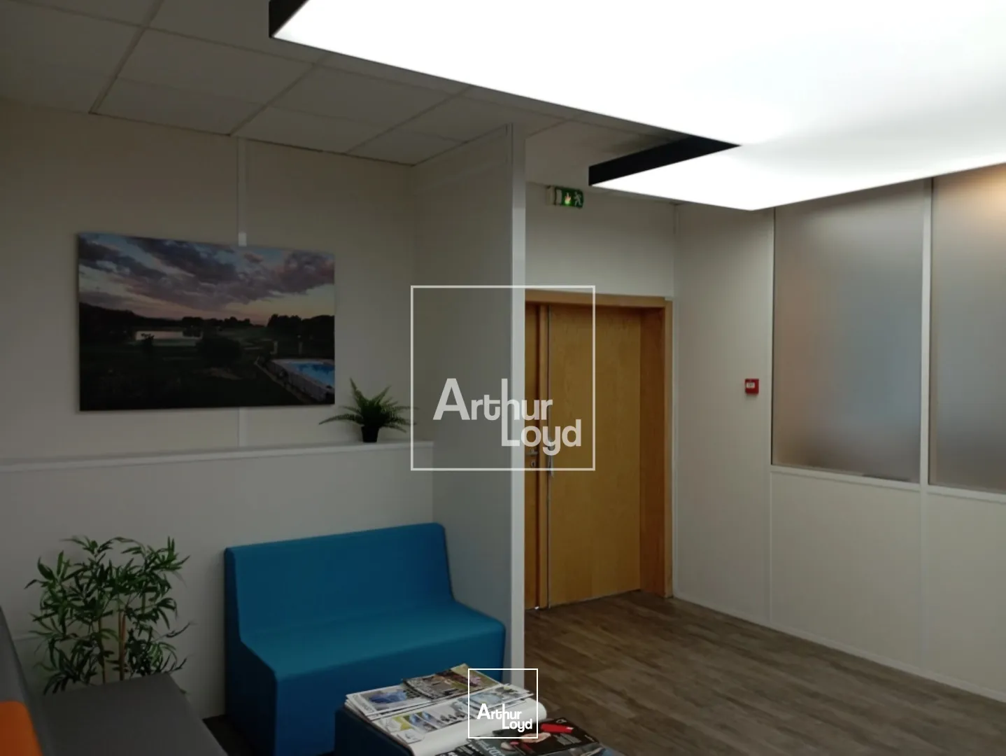 BUREAU DE 19M² A LOUER DANS UN IMMEUBLE TERTIAIRE CENTR'ALP MOIRANS