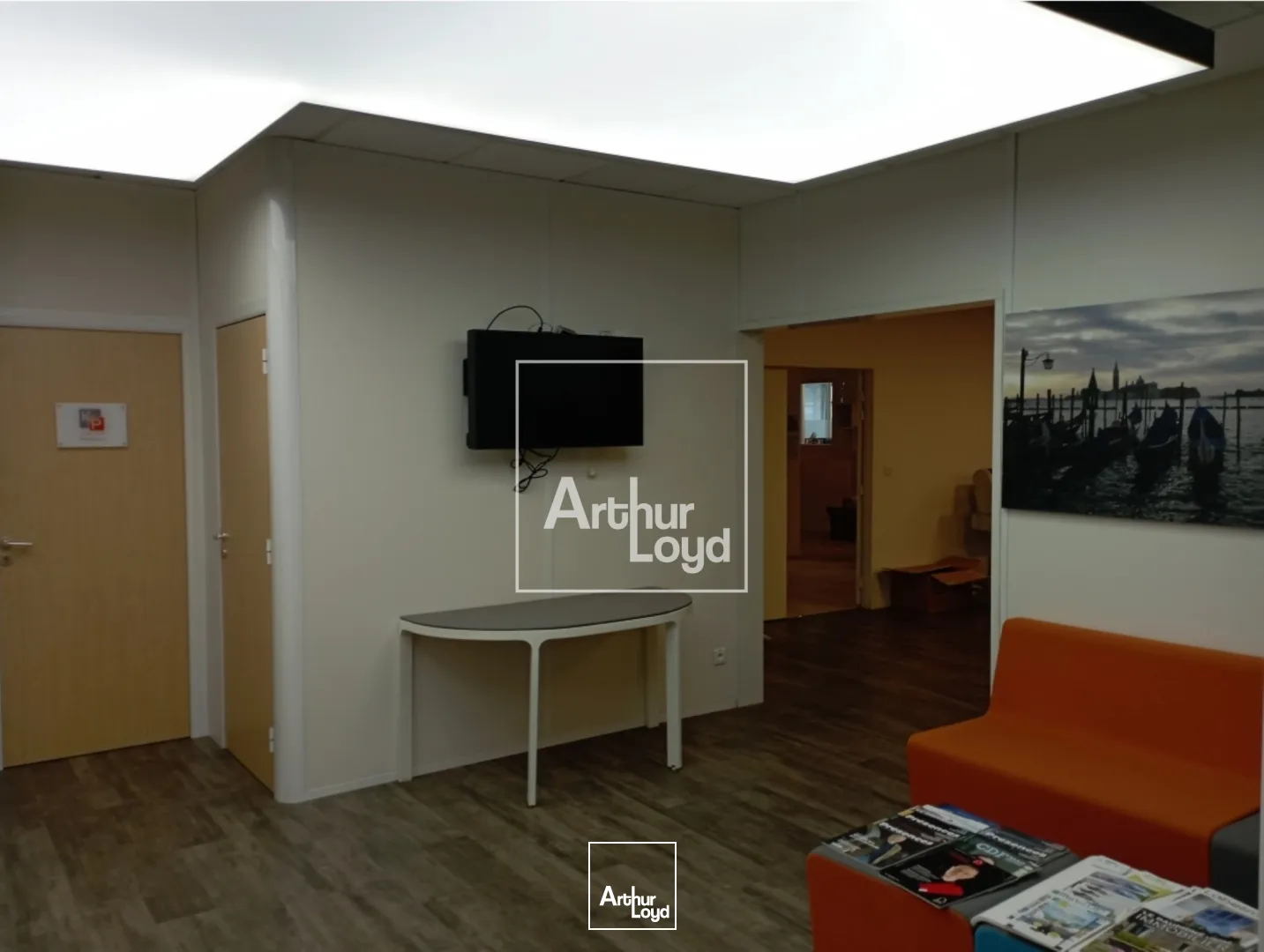 BUREAU DE 19M² A LOUER DANS UN IMMEUBLE TERTIAIRE CENTR'ALP MOIRANS