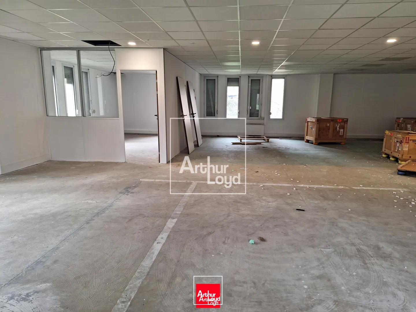 DEUX BUREAUX A LOUER VEUREY VOROIZE - 157 m² et 340 m²