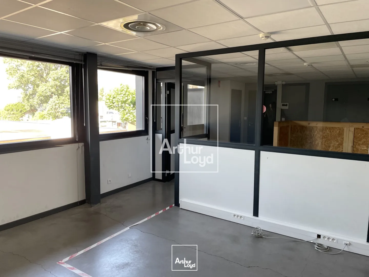 Locaux d'activité & Entrepôts - Location - SAINT MARTIN LE VINOUX - 38950 - 440-440 - 7588294