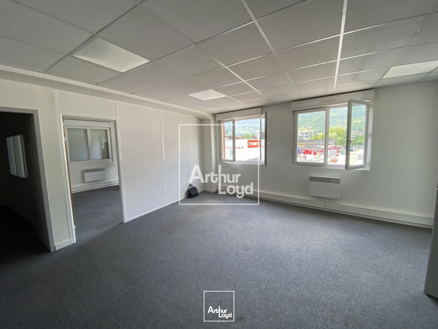 BUREAUX A LOUER - CROLLES 