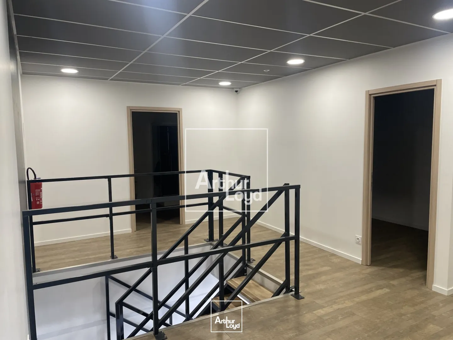 Locaux d'activité & Entrepôts - Location - LE VERSOUD - 38420 - 880-880 - 7588411