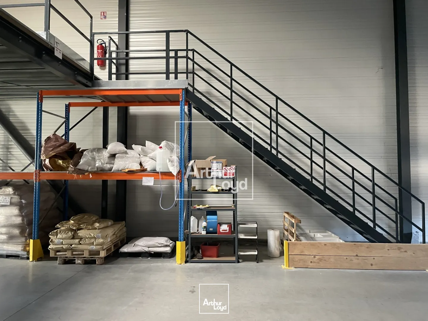 Locaux d'activité & Entrepôts - Location - LE VERSOUD - 38420 - 880-880 - 7588413