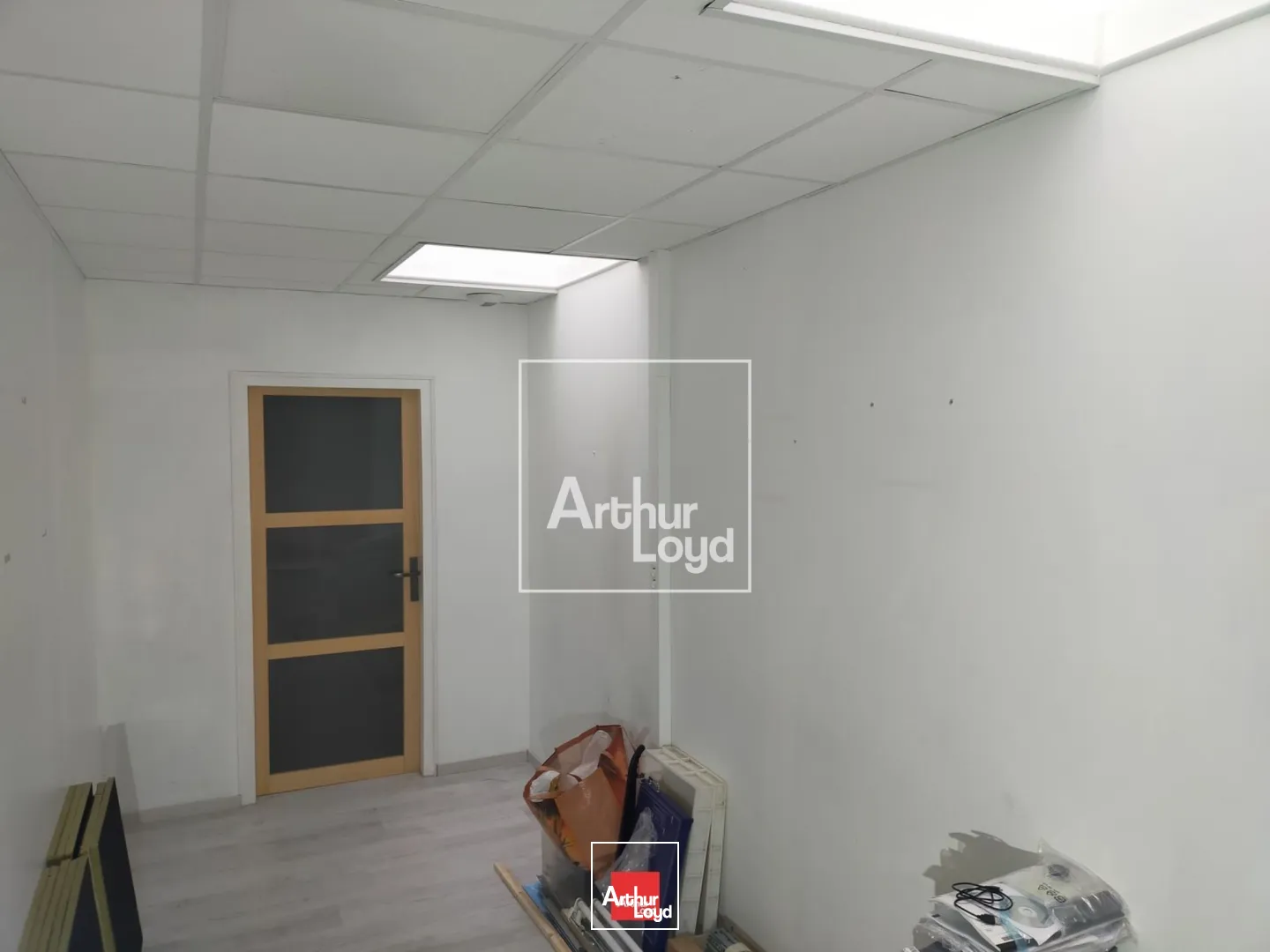 Locaux commerciaux - Location - SASSENAGE - 38360 - 83-83 - 7588445