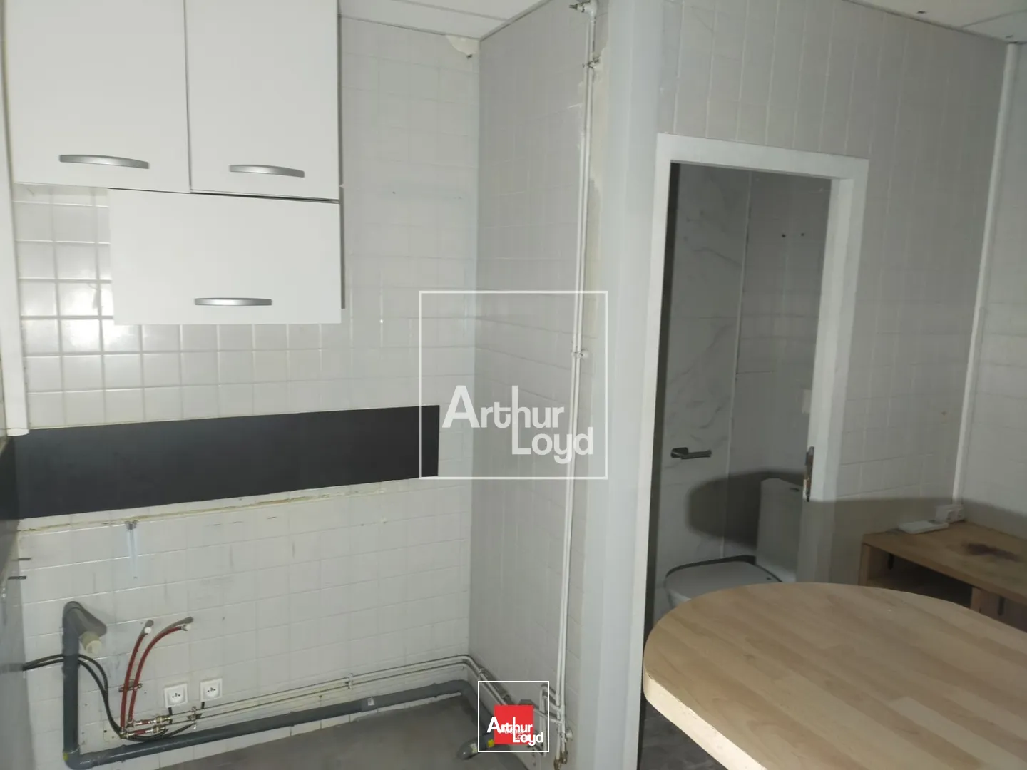 Locaux commerciaux - Location - SASSENAGE - 38360 - 83-83 - 7588447