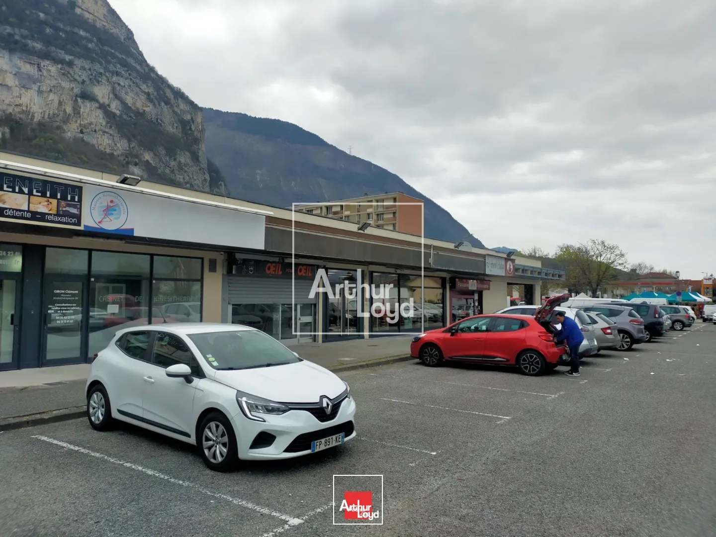 Locaux commerciaux - Location - SASSENAGE - 38360 - 83-83 - 7588435