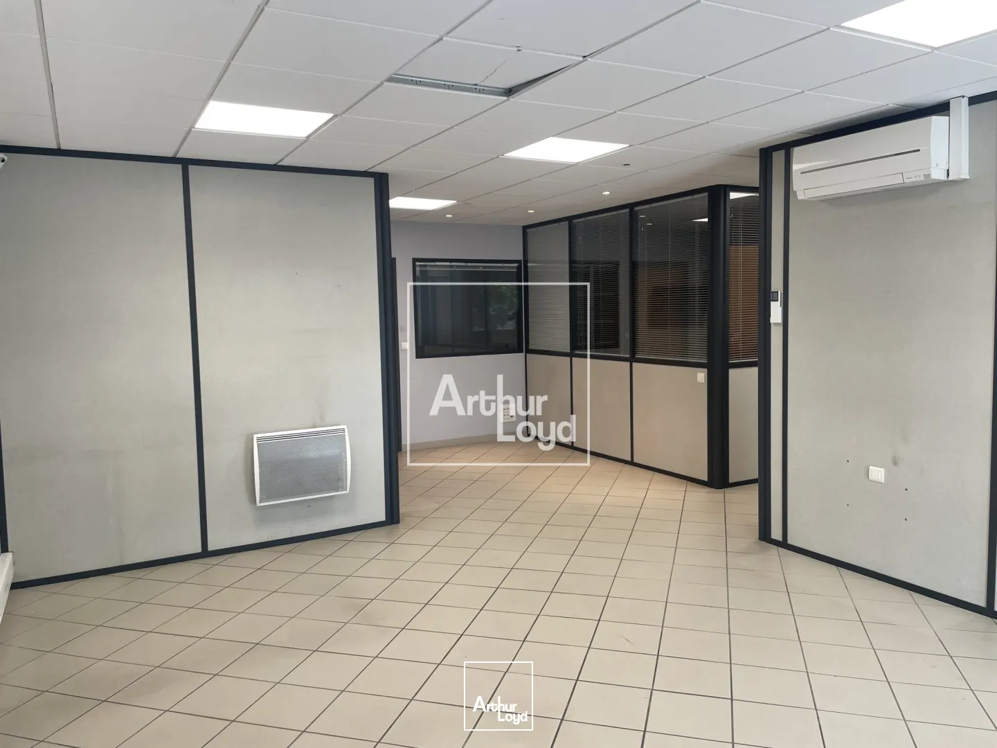 Locaux d'activité & Entrepôts - Location - MEYLAN - 38240 - 151.4-151.4 - 7588450