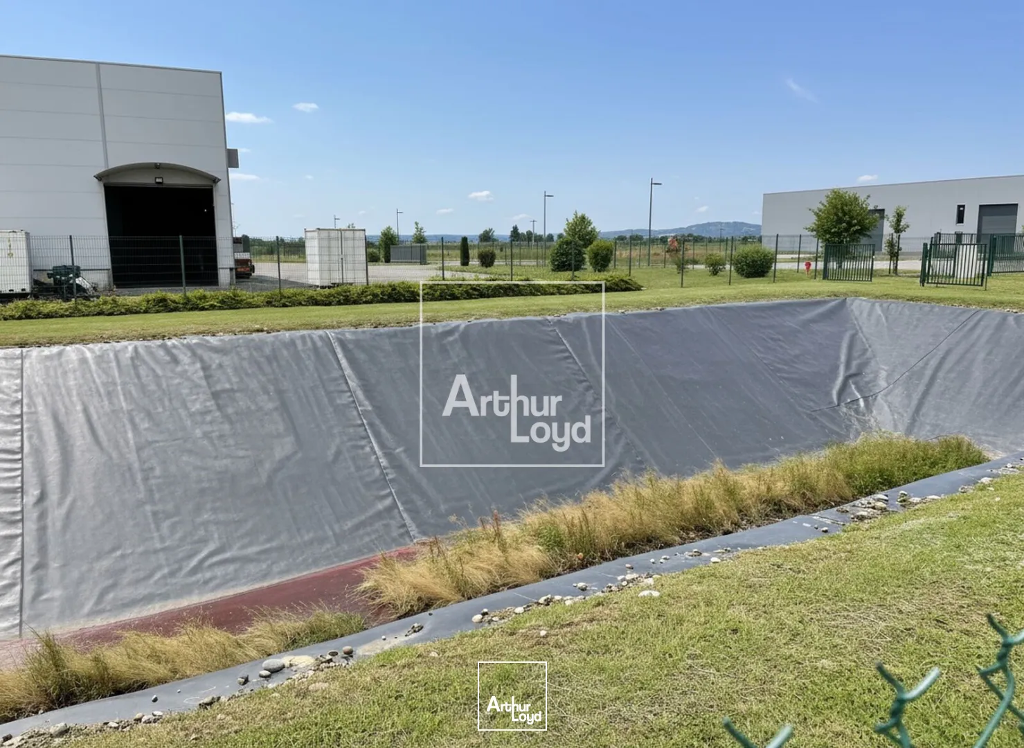 Ténement exceptionnel 22&nbsp;698 m² sur terrain de plus de 10 HA