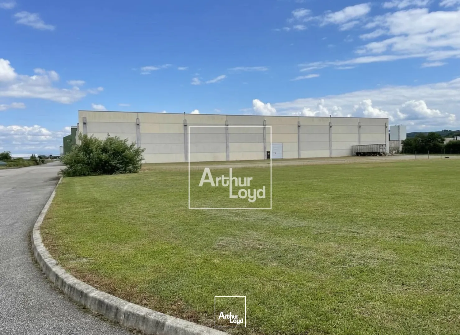 Ténement exceptionnel 22&nbsp;698 m² sur terrain de plus de 10 HA