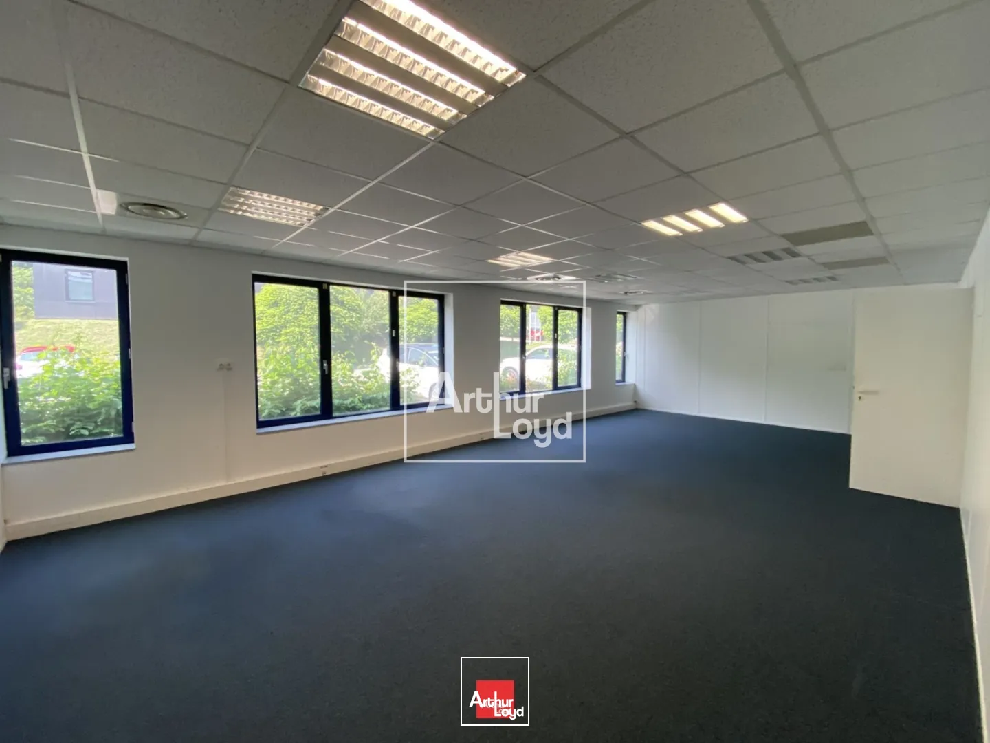 BUREAUX A LOUER 900m² - SECTEUR MAUPRETUIS A MEYLAN
