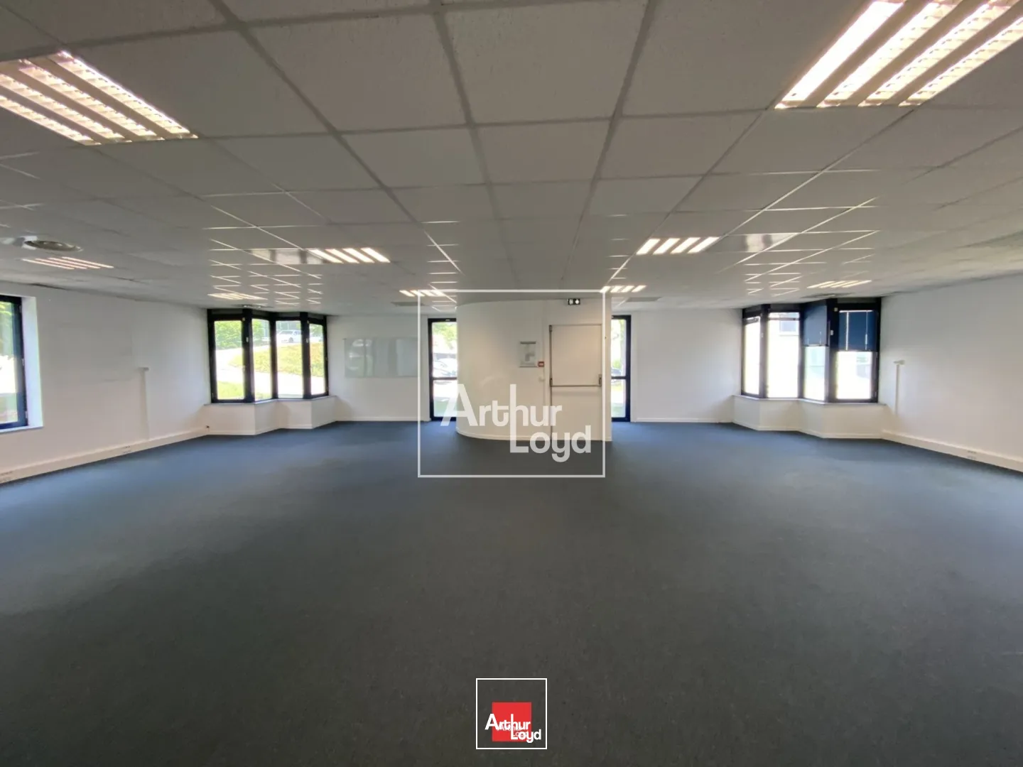 BUREAUX A LOUER 900m² - SECTEUR MAUPRETUIS A MEYLAN