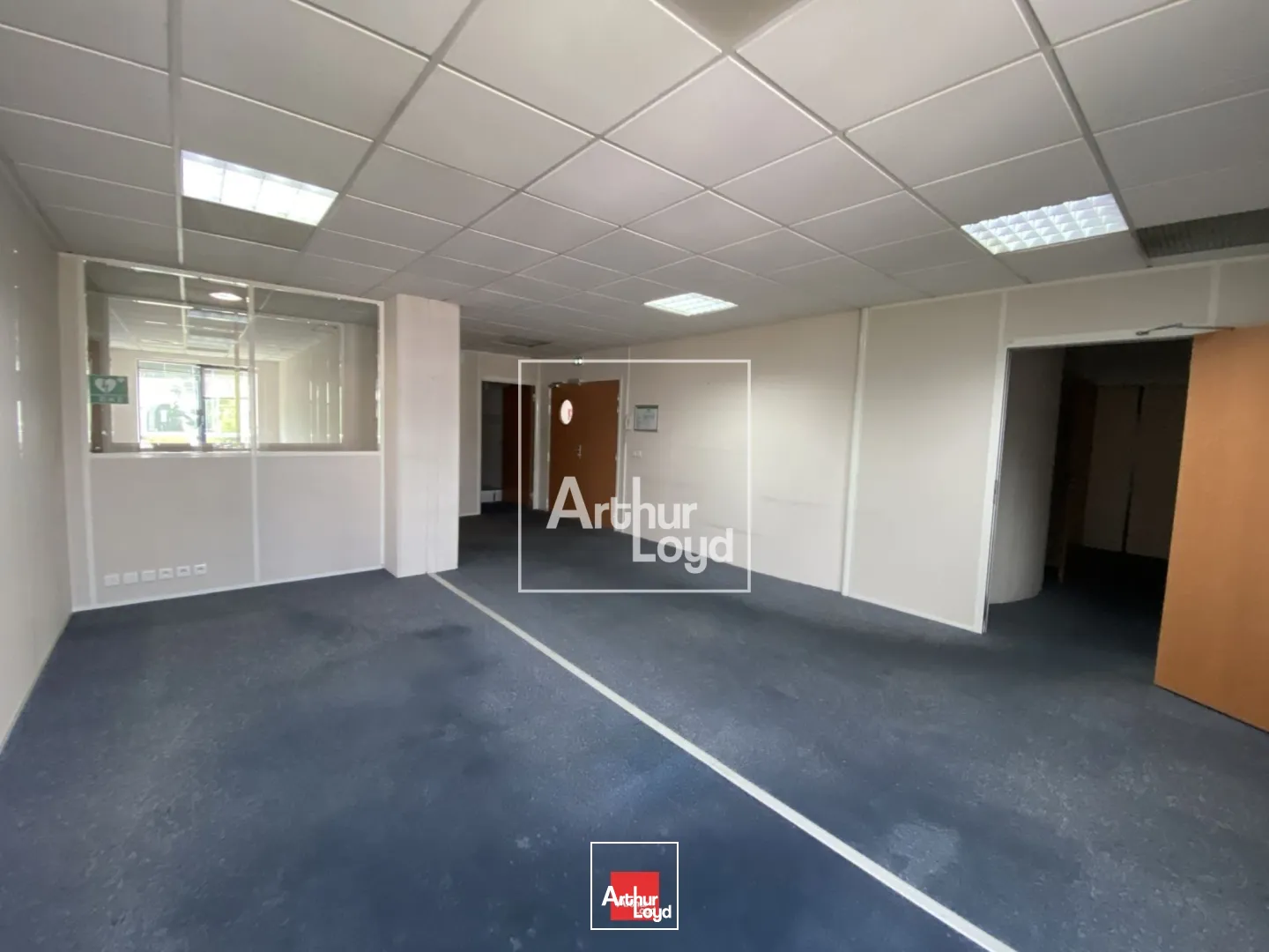 BUREAUX A LOUER 900m² - SECTEUR MAUPRETUIS A MEYLAN
