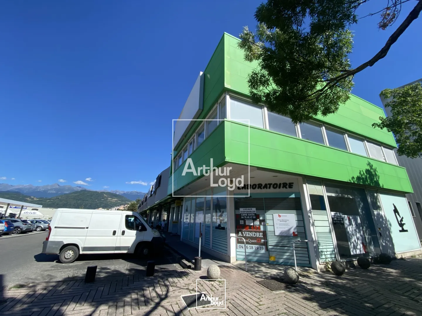 COMMERCE 230 M² A VENDRE - ECHIROLLES 