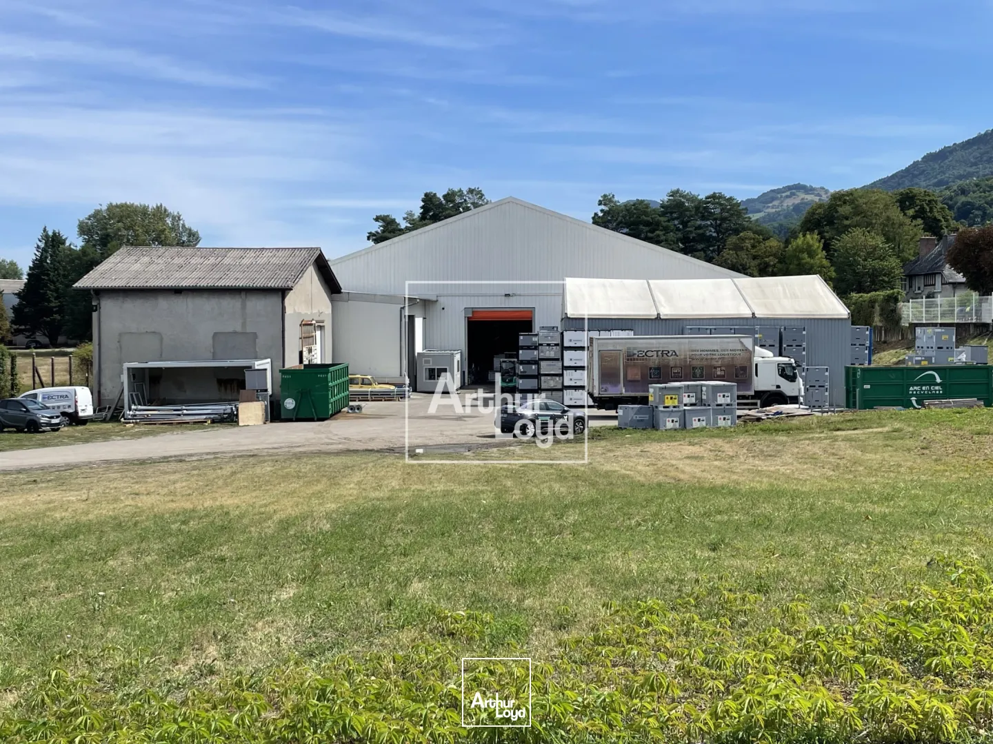 A louer,, à vendre, entrepôt 3220 m2 BRIGNOUD